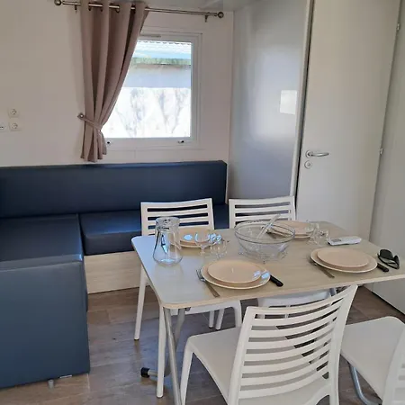 Kamp alanı Mobil 4 Personnes 30 M2 *